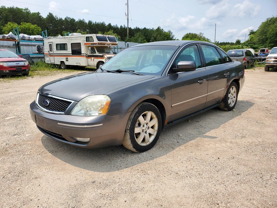 Conjunto de pedal de freno Ford 500 2005-2007 (quinientos) Foto 2 de 4