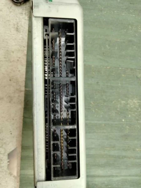 SUBARU LEGACY 2001 2,5 AT ECM ECU MOTOR MÓDULO DE CONTROL INFORMÁTICO 22611AG42B Foto 4 de 4