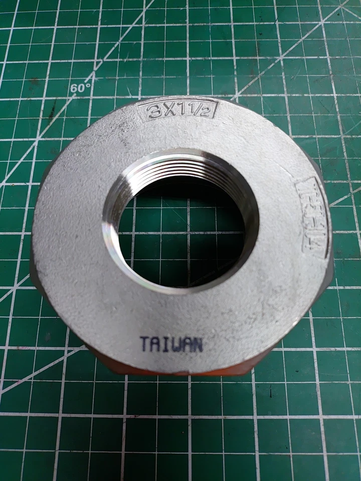 304 Stainless Steel Hex Pipe Reducer Male 3" NPT to Female 1-1/2" NPT 150# - Image 2 of 2