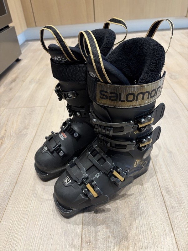 Women’s Salomon Ski Boots S/Pro 90 W GW, 22.5 Mondo, Dark Grey & Gold Skiin