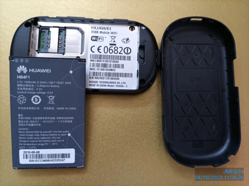 HUAWEI / 3 E586 WIFI HOTSPOT / PORTABLE 3G MOBILE BROADBAND MODEM ROUTER - Image 2 of 4