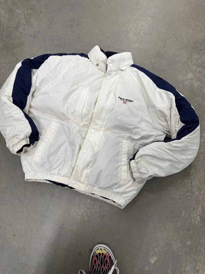 Polo deportivo vintage años 90 blanco acolchado azul marino raro cuadrado L como está Foto 3 de 4