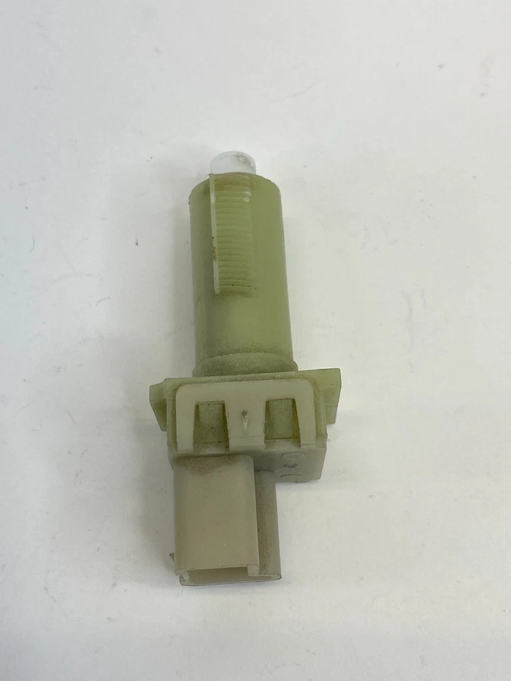 02 03 04 05 06 07 Interruptor de liberación de control de crucero A/T Saturn Vue 3,5 L 22681412 OEM Foto 4 de 4