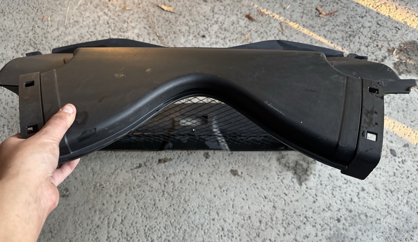 2014-2021 Maserati Quattroporte Front Radiator Support Grille Air Duct 670001328