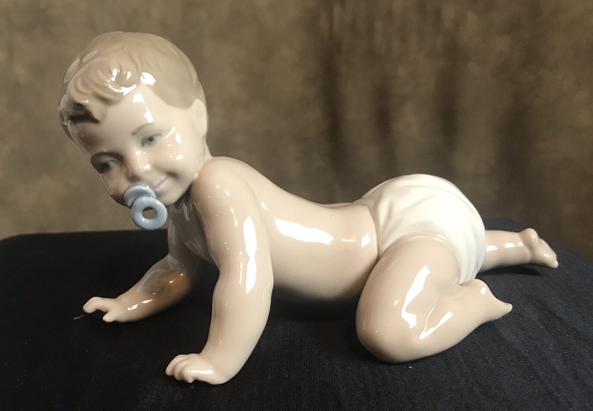 NAO LLADRO ナオ リヤドロ パピー wake up NAO LLADRO Crawling Baby Boy Pacifier & Diaper 9” L Porcelain