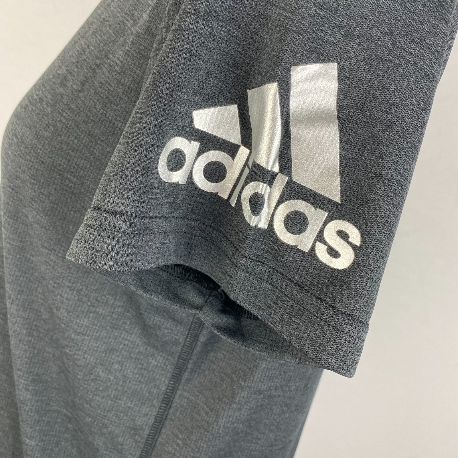 Adidas S Training Climachill Activewear T-Shirt Hi-Lo Slit Sides Sleeve Graphic thumbnail 8