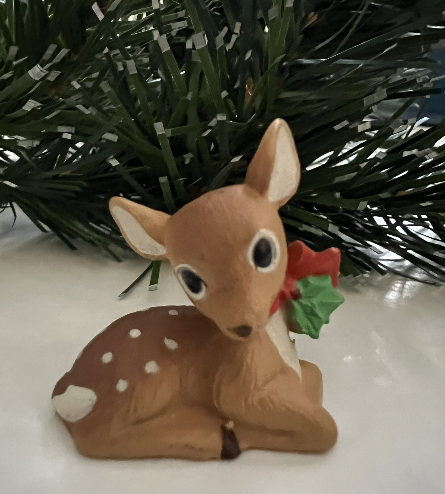 Vintage Hallmark Merry Miniature Mini FAWN LAYING DOWN 1987 Gold Tag Hong Kong
