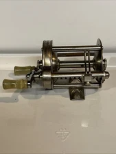 Early Pflueger Akron Bait Casting Reel No Model Number w/Patents 'Light Knobs'
