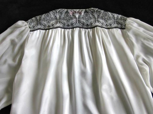 Vintage Oscar de la Renta Long Robe S/M Ivory Satin Chiffon Sleeves Black Lace - Picture 4 of 9