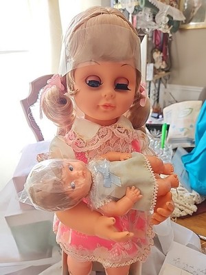 Vintage Bonnie and Betsy Musical Doll, 19.5 in tall