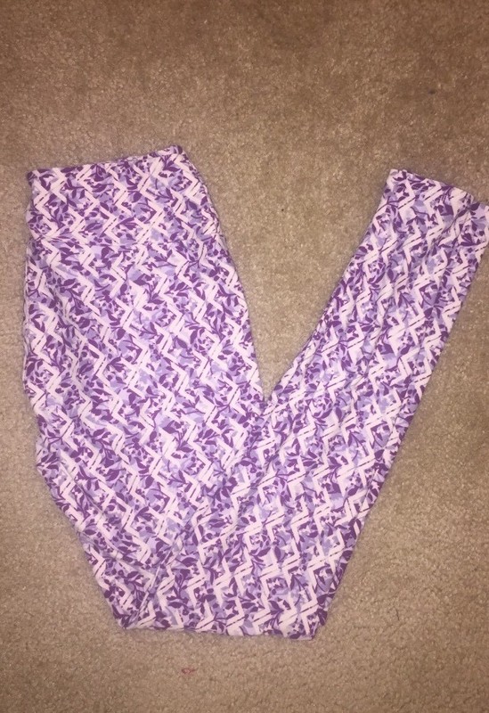 Woman’s One Size Lularoe Leggings Preowned Cute For summer
