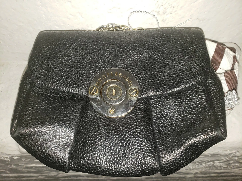 HENRI BENDEL Millner Wristlet embreagem de couro caviar, bolsa caixa preta corrente dourada - Imagem 2 de 2