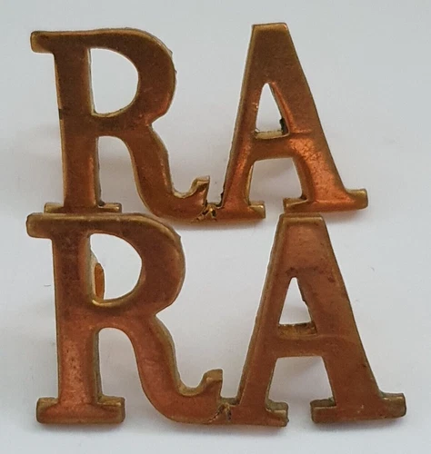 Pair of WW1/WW2 Royal Artillery Brass Shoulder Title Badges. British Army