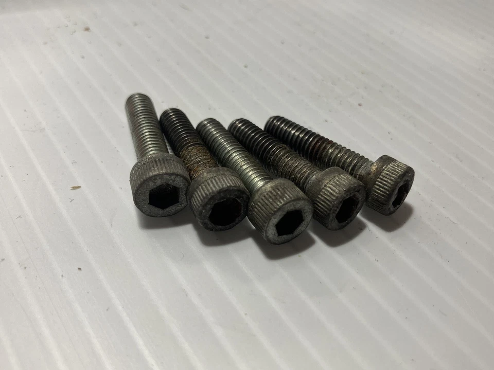 2001 Victory V92C Sprocket Cover (OEM) Foto 3 de 4