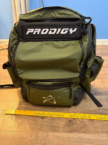 Prodigy BP-1 V3 Green Disc Golf Backpack Bag GREAT SHAPE