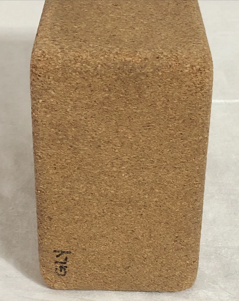 Bloque de yoga de corcho Hugger Mugger Products #1 ejercicio equilibrio atlético principiante bronceado Foto 3 de 4