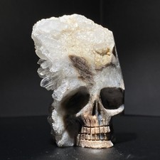 123G Natural white crystal cluster mineral specimen hand-carved skull Decoration