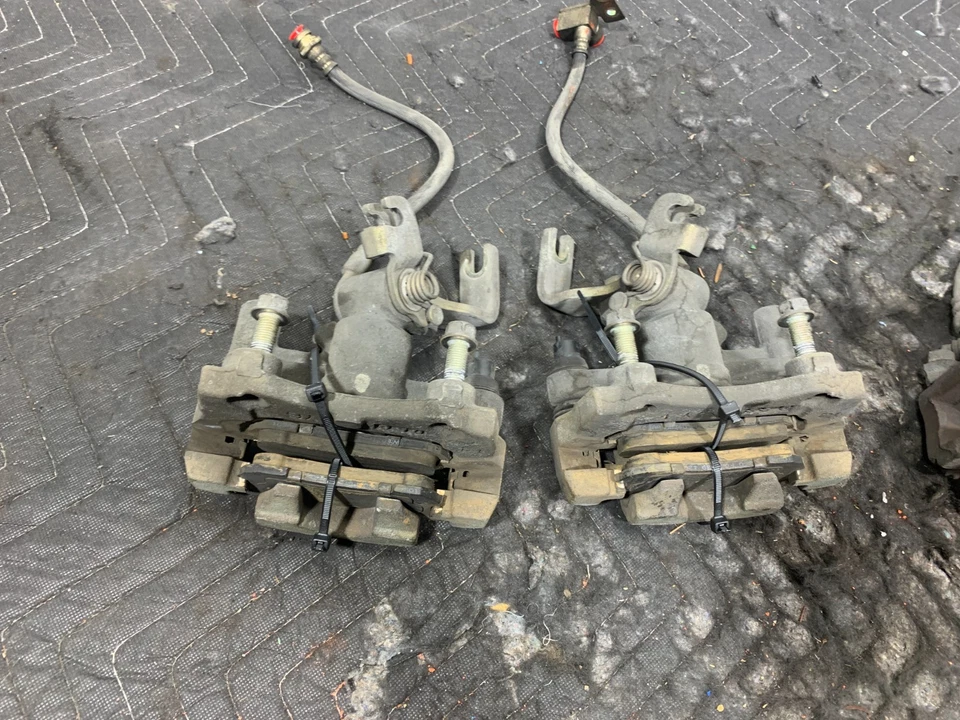 Juego de pinzas de freno delanteras traseras Mazda Miata Mx5 1994-2002 OEM no deportivas na nb 1,8 Foto 2 de 4