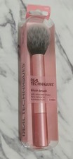 Real Techniques Tapered Cheek Brush Blush, Chick, 400