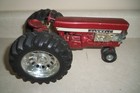 FLYIN' FARMALL 560 PULLER TRACTOR INTERNATIONAL IH ERTL Vintage Farm Toy — photo 1