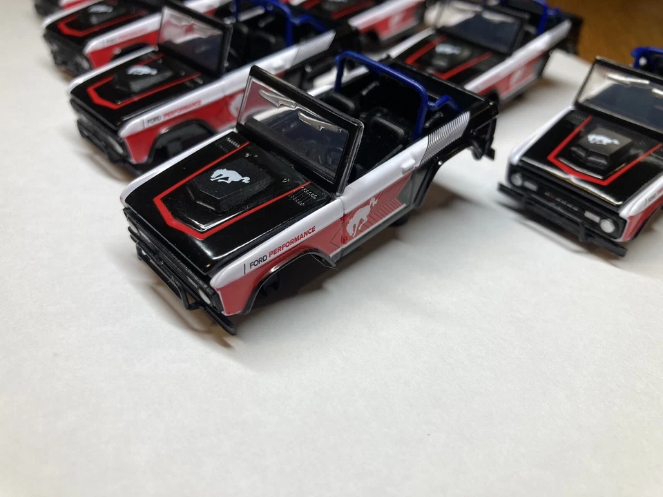 1966 Ford Bronco масштаб 1/64 машины M2 для литых деталей или свалки лот из 8 - Изображение 4 из 4