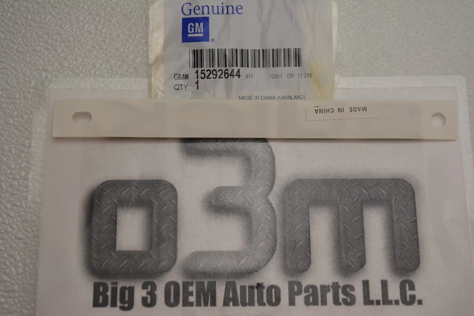 Buick Enclave 2008-2015 puerta levadiza trasera cromada placa de identificación nuevo OEM 15292644 Foto 2 de 2