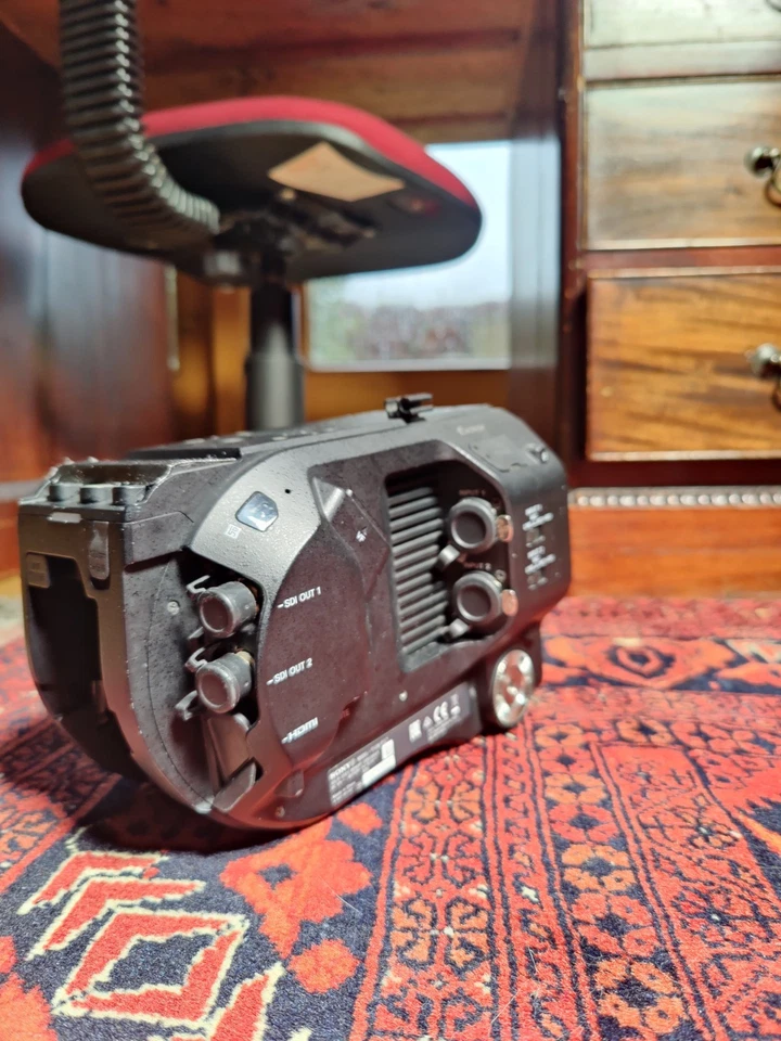  Sony Fs7 MkI - w/ ARRI Plates, 2x Batts, XQD Cards & Bag - Image 3 of 4