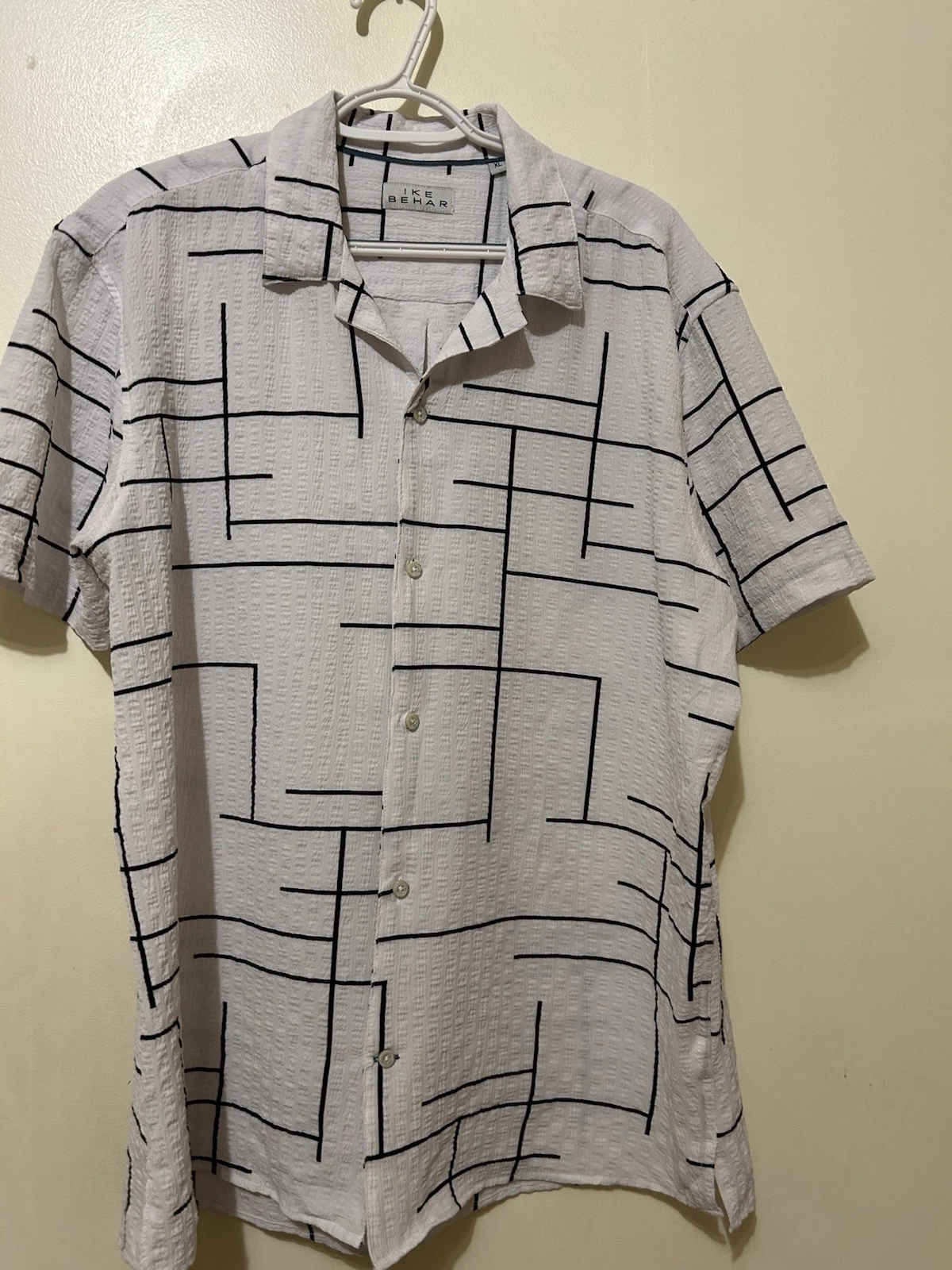 IKE BEHAR Men's Shirt XL lightweight Textured Short Sleeve White Black