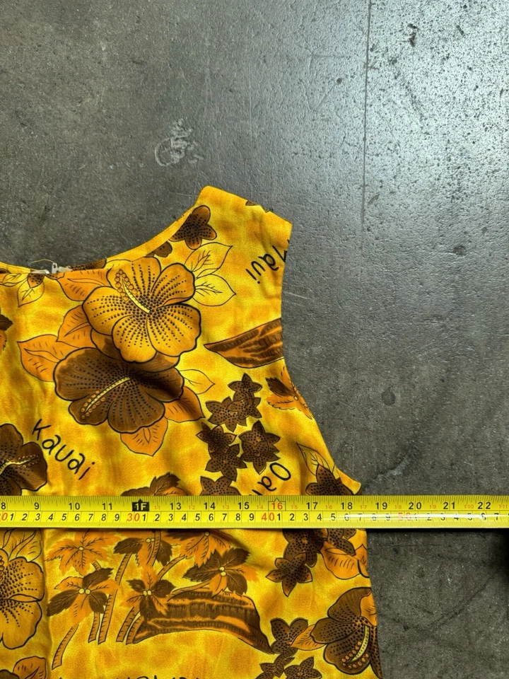 Vestido vintage sin mangas floral Royal Hawaiian de los años 60 oro amarillo Foto 2 de 4