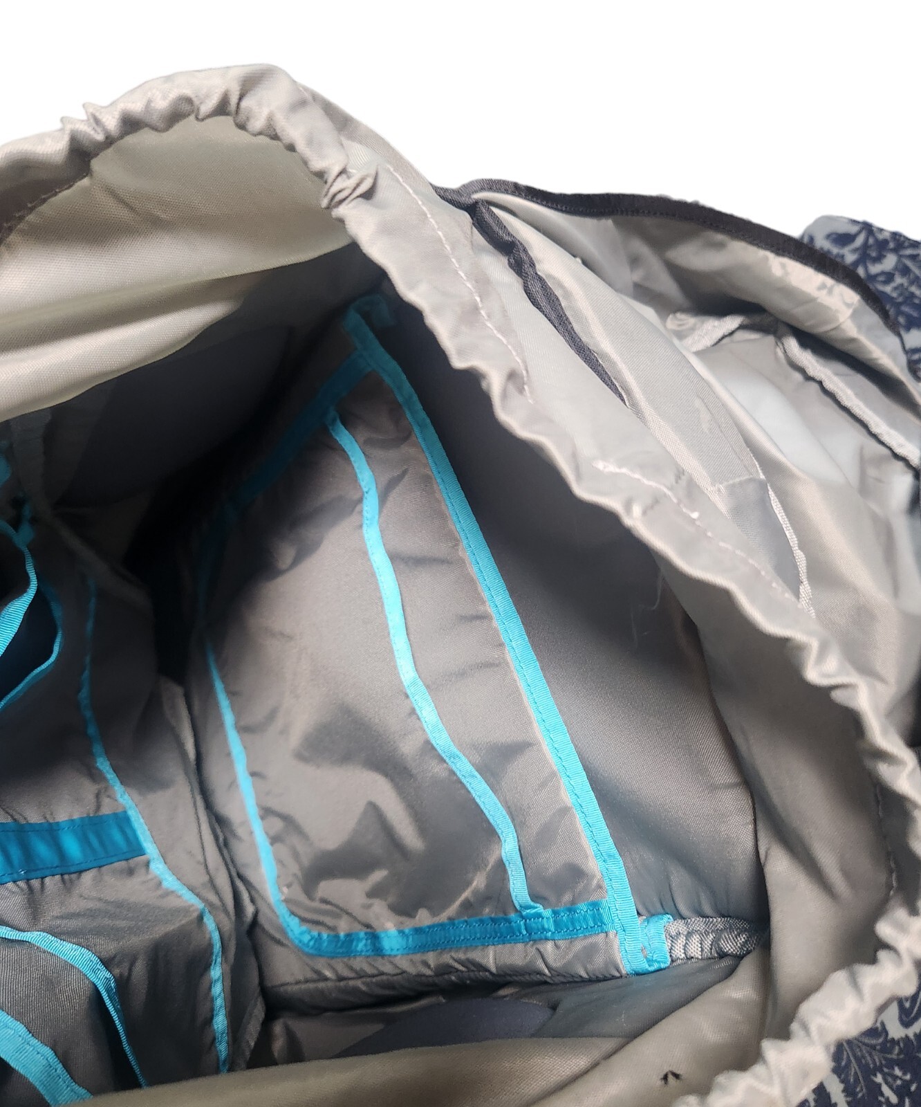 Thule Backpack Padded Hard Shell Pockets Pre Owned - image 3