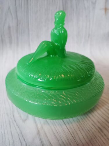 VINTAGE LE SMITH GREEN URANIUM GLASS JACKIE VANITY POWDER TRINKET JAR ART DECO - Picture 11 of 24