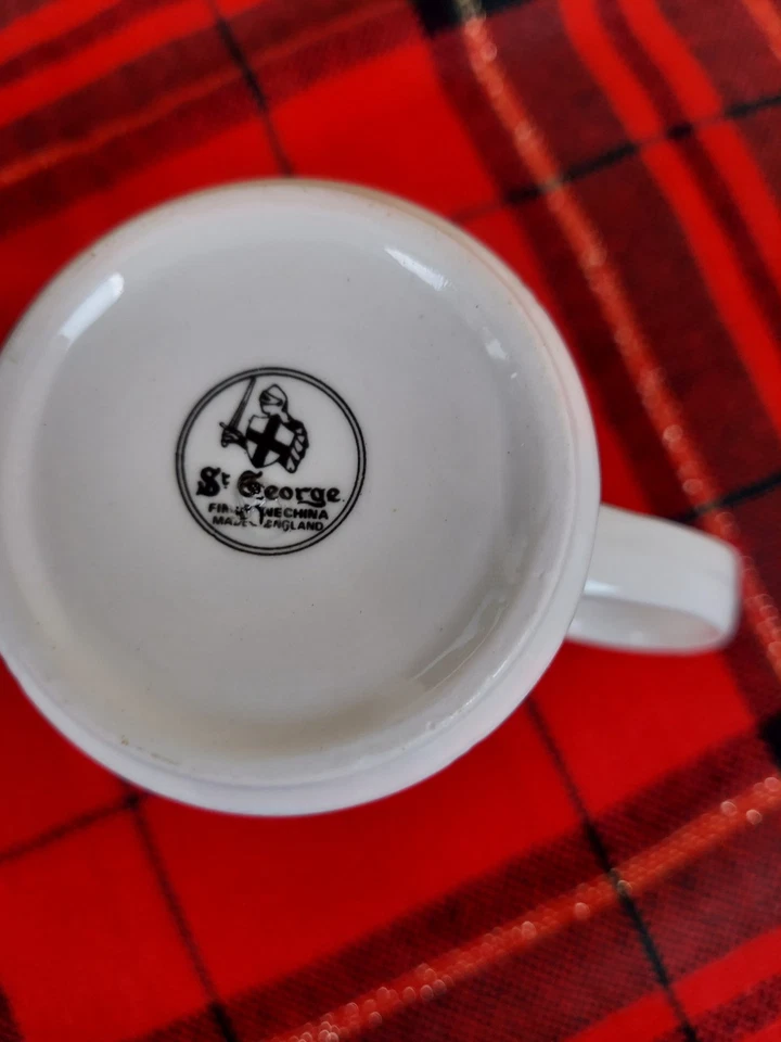 Taza de té de porcelana de hueso fino vintage St. George "Hers" coleccionable regalo de Navidad Foto 4 de 4
