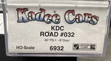 Kadee Cars HO Scale #6932 40’ PS-1 8’ Door KDC 032 Christmas  NIB