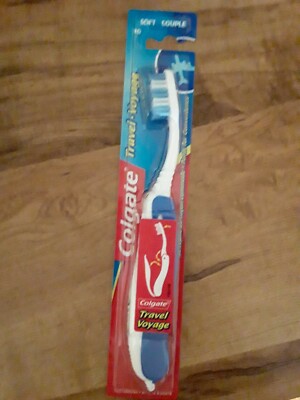 COMPACT-Colgate Travel Voyage Soft 90 Toothbrush, NEW IN PACKAGE, Red & White 
