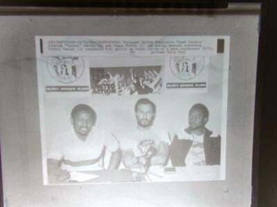 s/w Negativ Unruhen in Südafrika für weitere Fotos nach unten scrollen