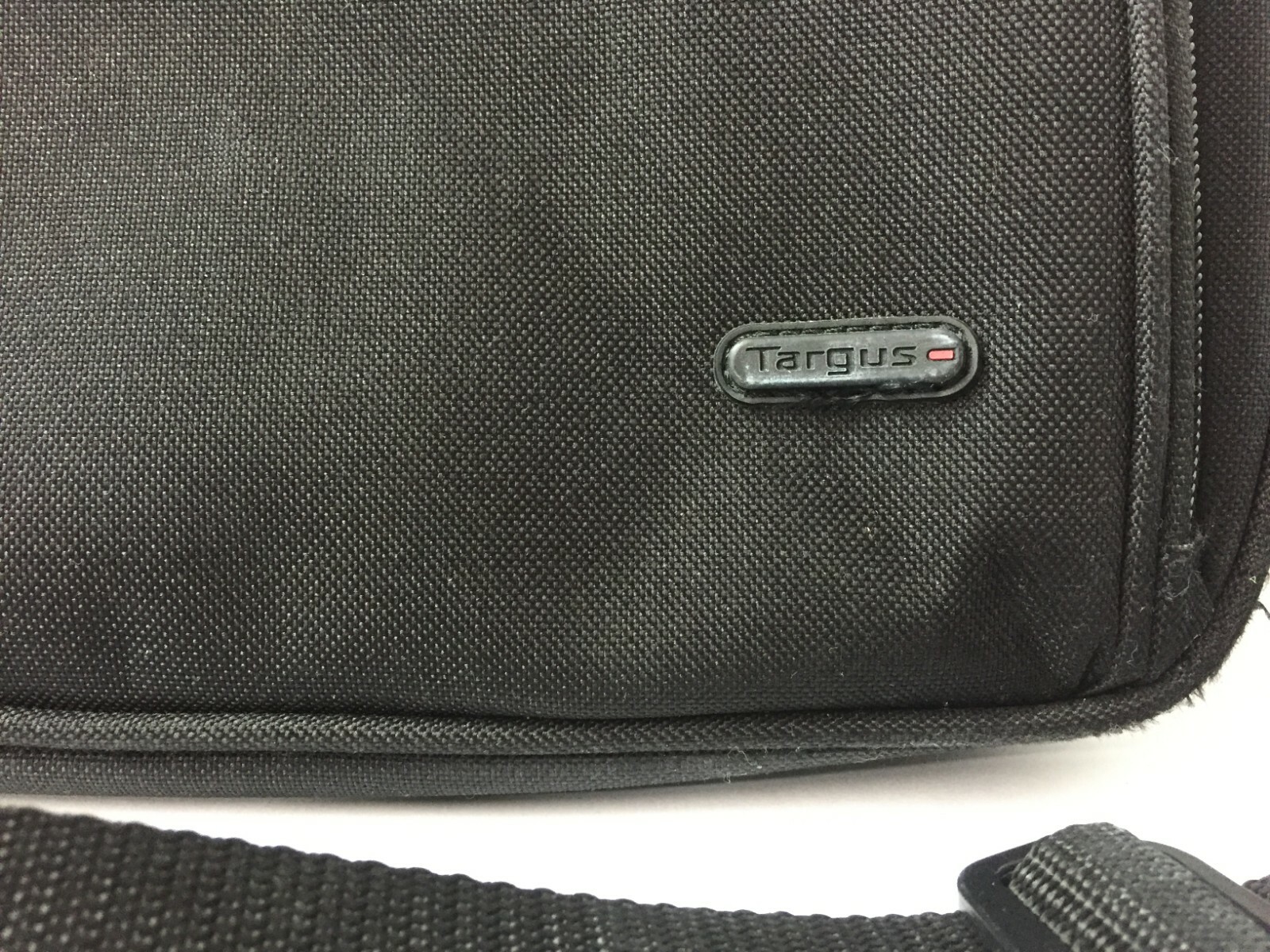 Targus Laptop Notebook Case Bag AC0063 Black Red Shoulder Tote Strap