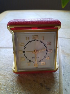 Vintage Reisewecker  EQUITY CHINA  in rotem Etui  voll funktionsfähig sehr gut 