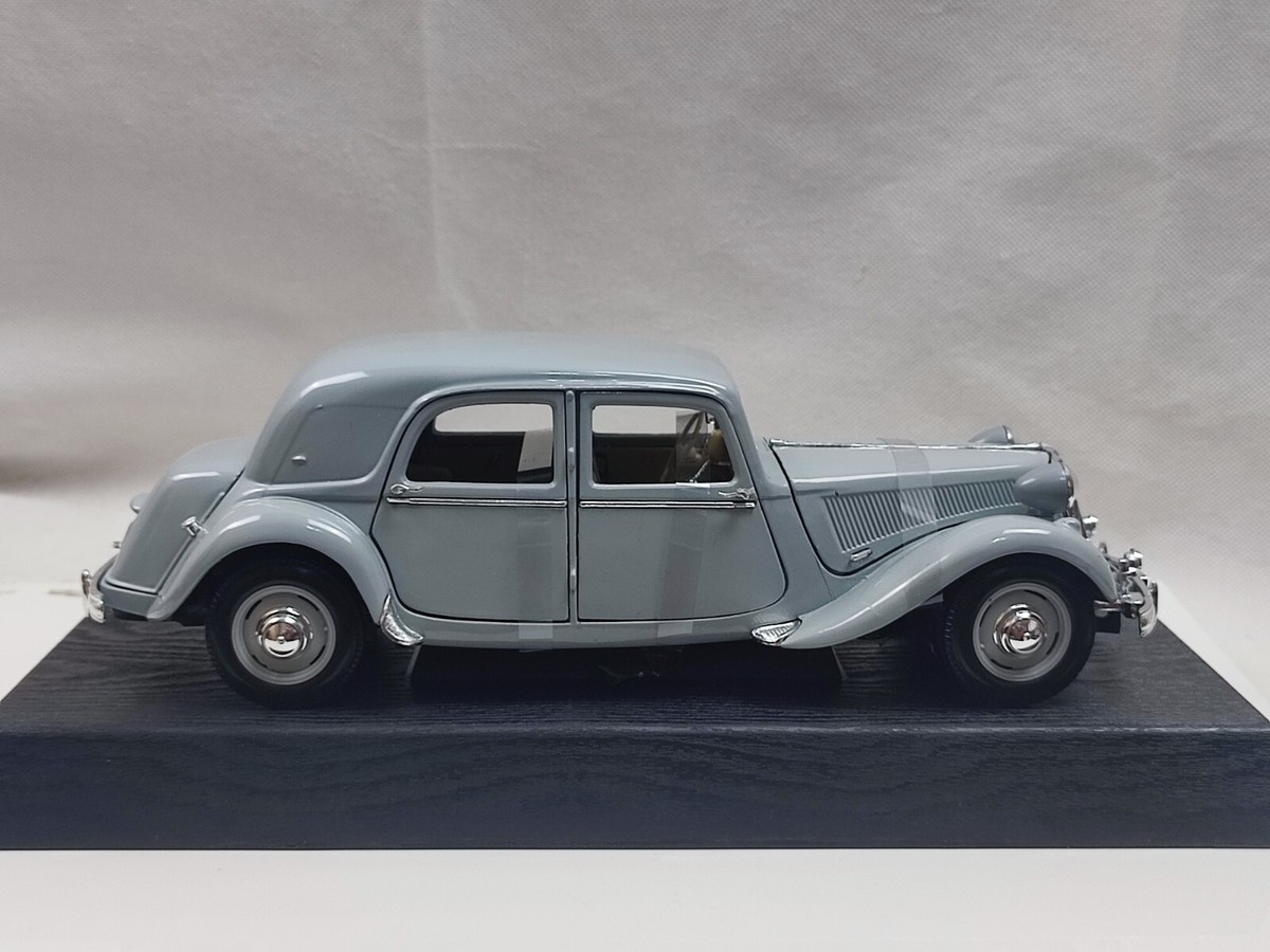 MAISTO CITROEN 15CV Traction 6Cyl 1/18 En Boite F6 EUR 35,00 - FR