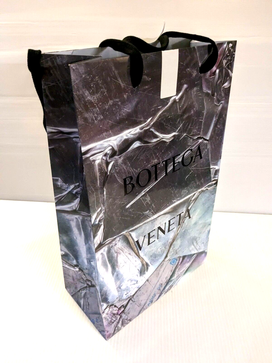 Bottega Veneta アートブック メタリック s-l1200.png