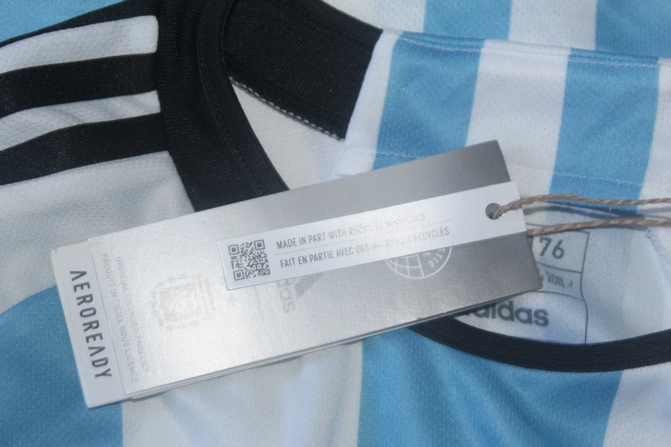 Camiseta deportiva Adidas local Copa Mundial Messi Argentina 2022 2023 niños nueva con etiquetas Foto 4 de 4