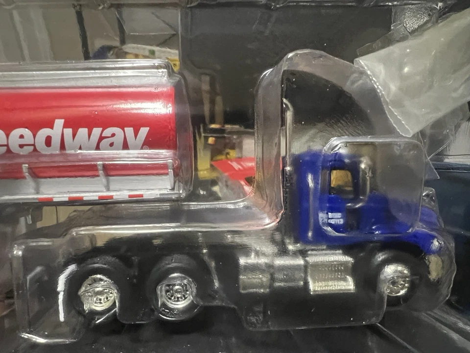 first gear 1/64 Speedway Tanker - Image 3 of 4