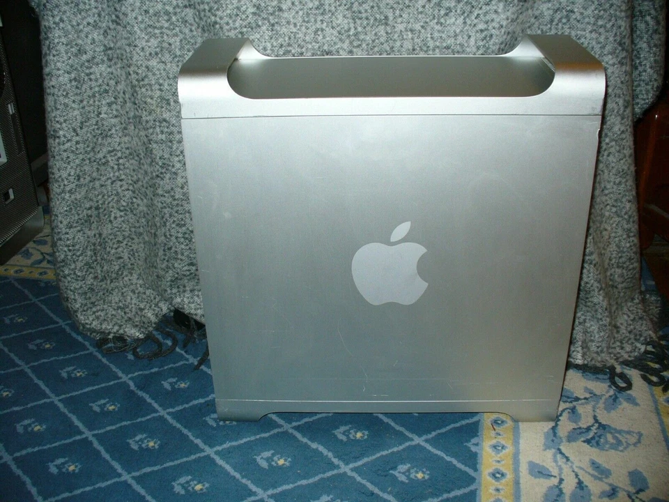 2010 Mac Pro 500GB SSD - OS 10.9.5 & w/Music & Design apps installed - Pro Tools - Image 3 of 4