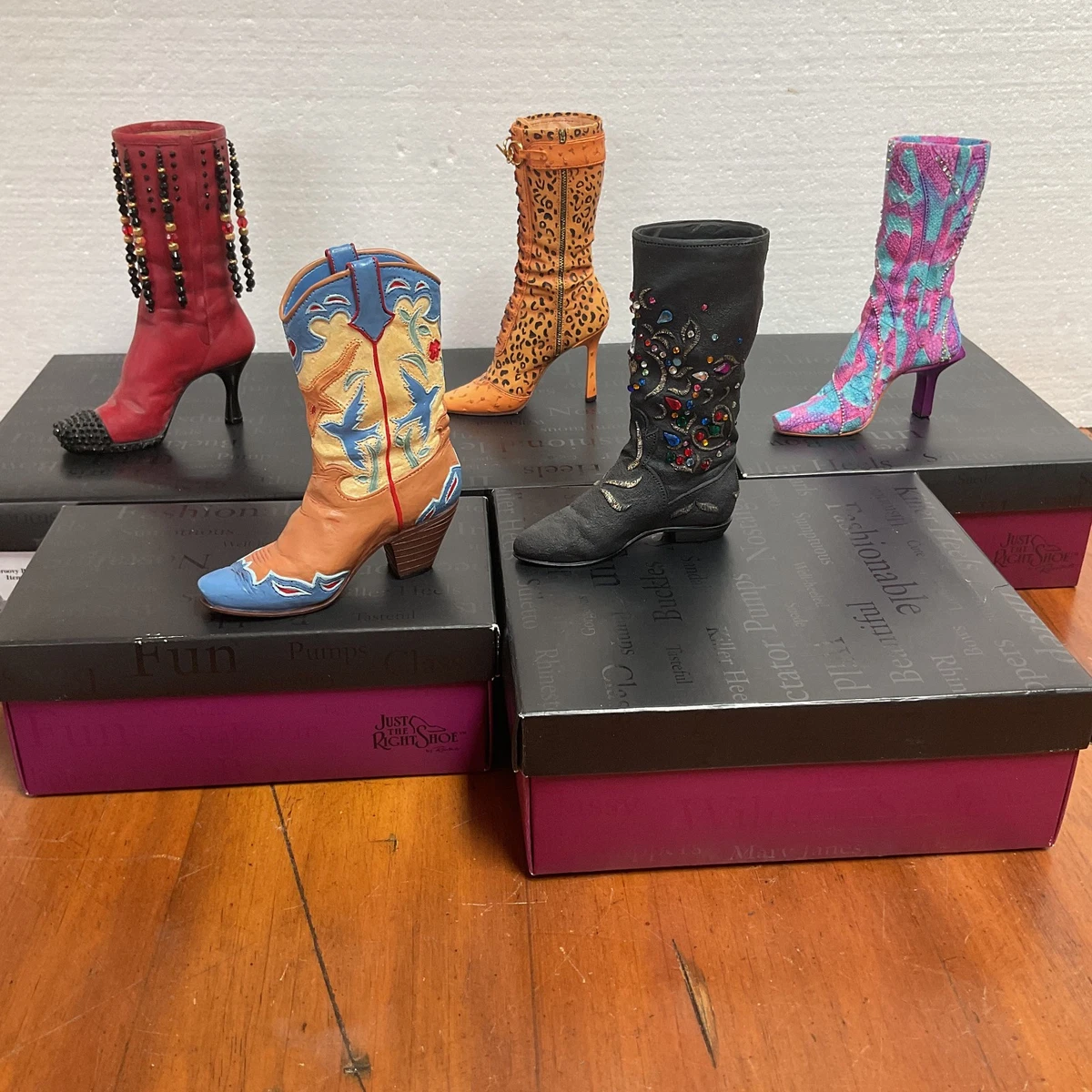 Just the Right Shoe Willitts Collectible Sculptures & Figurines