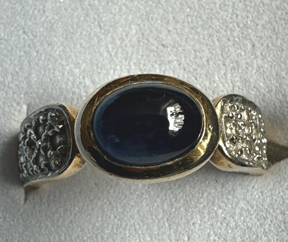 Ring,Gg.585,Saphir Cabochon 8x6mm, 14 kl. Diamanten,Ringschiene 4-8mm, 5,4 Gramm - Bild 4 von 4