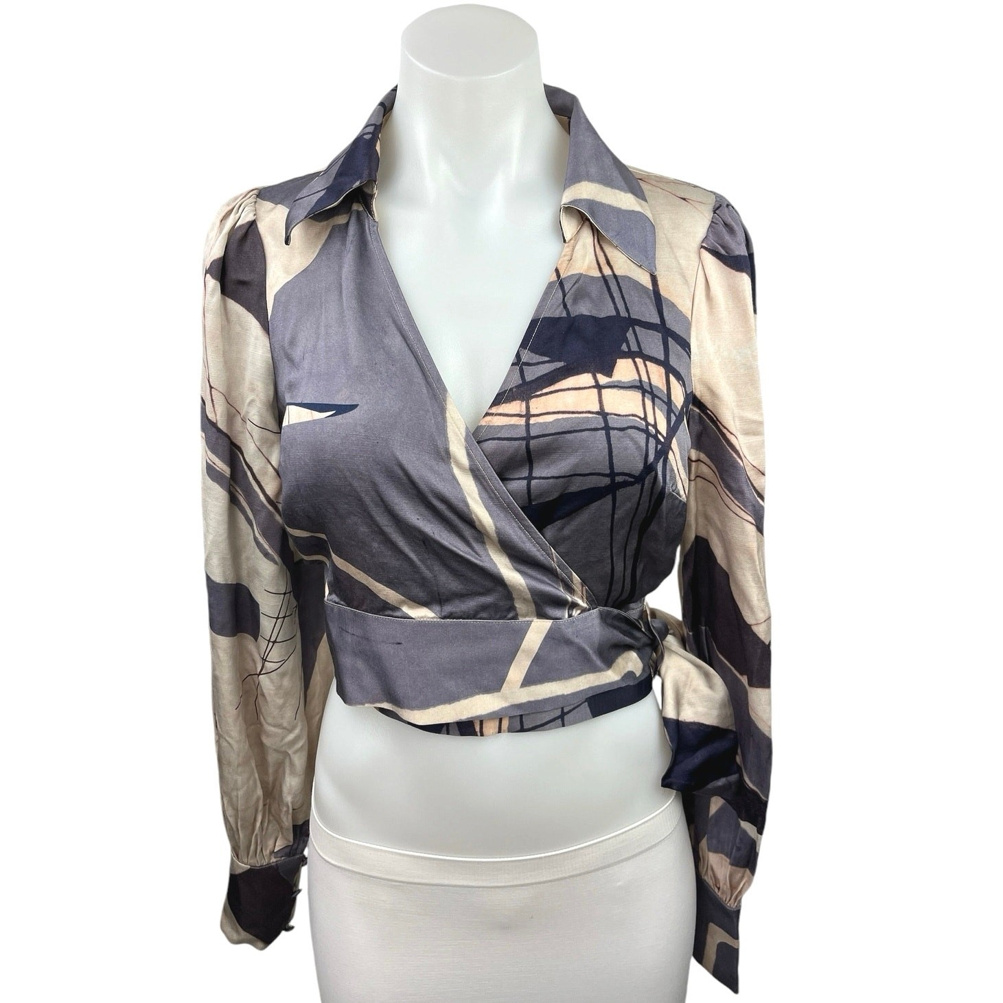 ALTRA Top blusa Los Angles Atelier & Other Stories grigio beige colorblock avvolgente crop 4