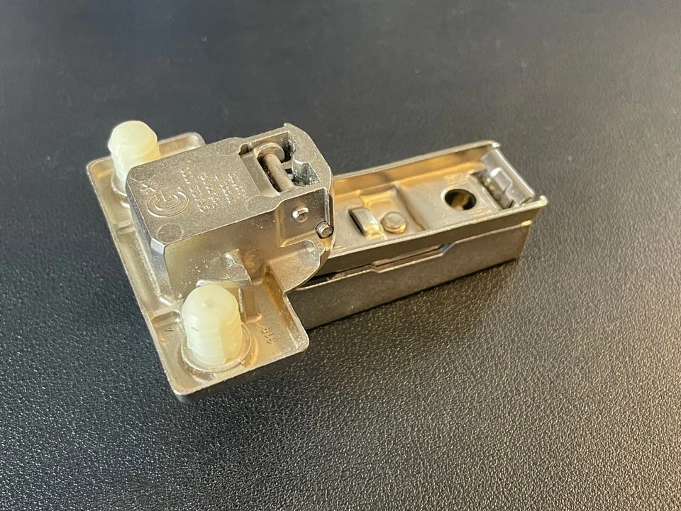 ¡NUEVO! Bisagra de clip serie GRASS 1000 - Oscilación libre | Perfecto estado Foto 2 de 4