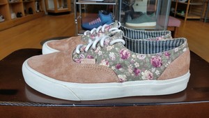 tan floral vans