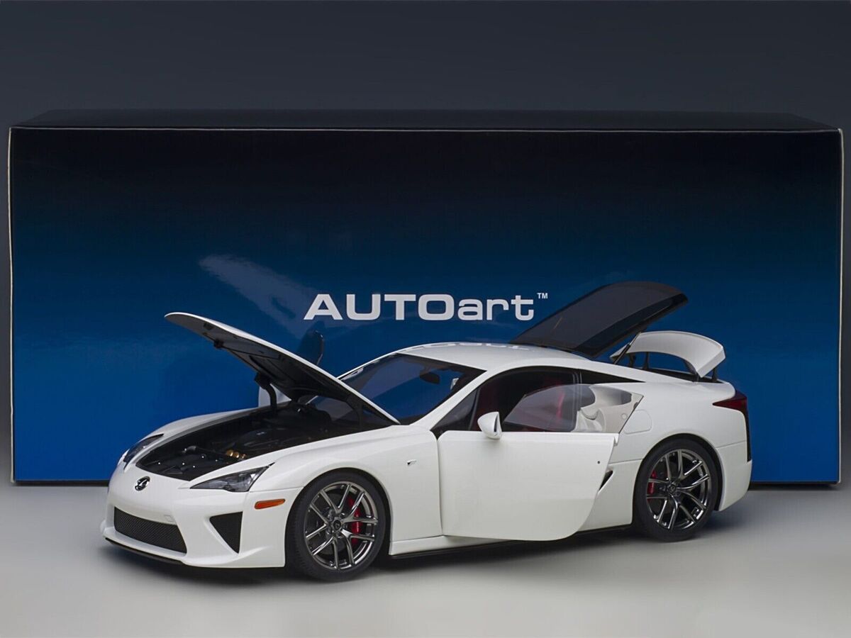 1/18 Lexus LFA Whitest White W/ Red & Black Interior Model 1/18 Lexus LFA Whitest White W/ Red & Black Interior Model