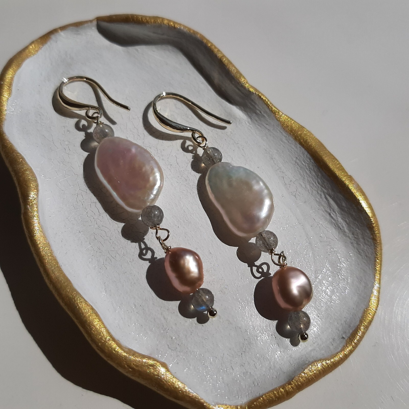 Boucles d'oreilles perles baroques et labradorite, cadeau d'anniversaire