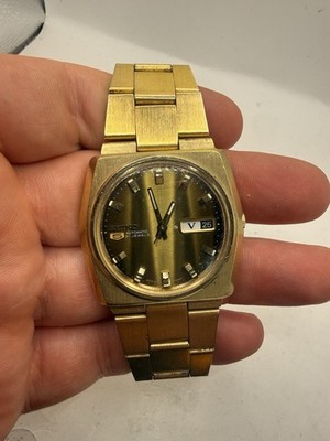 VINTAGE Men s Seiko 5 Automatic Watch Gold 21 Jewels 1970s Original Bracelet